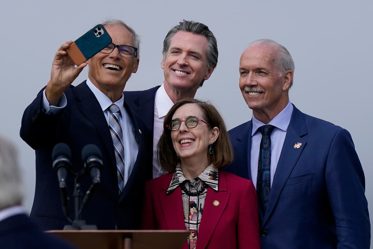 Los cuatro compartieron tragedias similares relacionadas con el cambio climático, destacando los incendios forestales que quemaron pueblos enteros, la disminución de las poblaciones de especies esenciales y las olas de calor prolongadas que agotaron los recursos de electricidad.
<br>