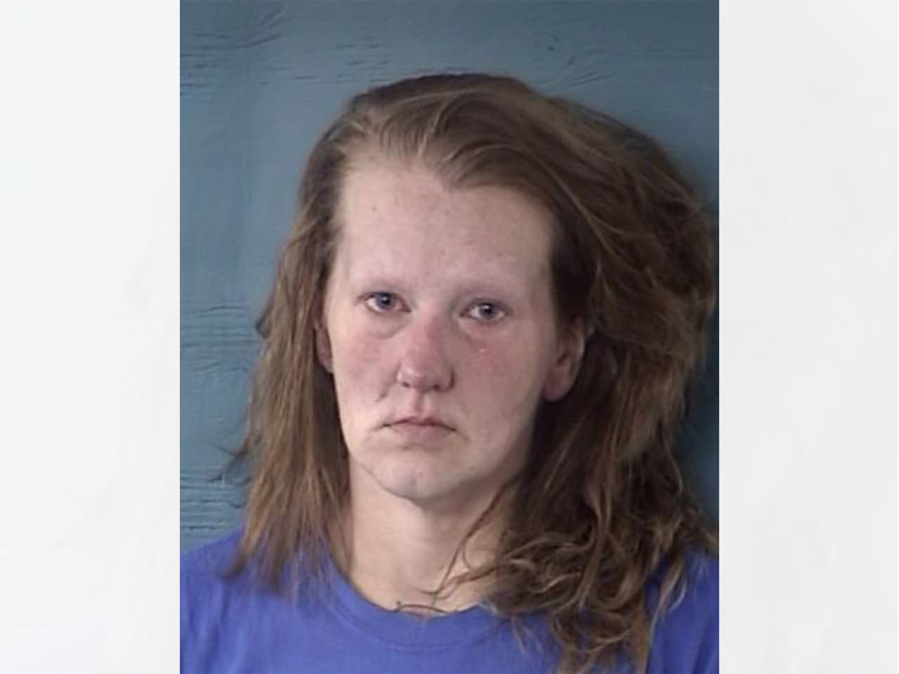 Mujer en Dinuba muere a manos de la Policía luego que ella les disparara