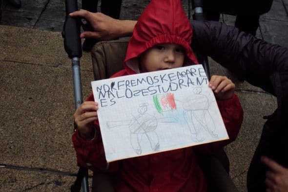 Niños y adultos mayores acompañaron a la mayoría de jóvenes que se manifestaron.
