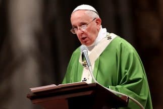 El papa Francisco en el Sínodo de obispos.