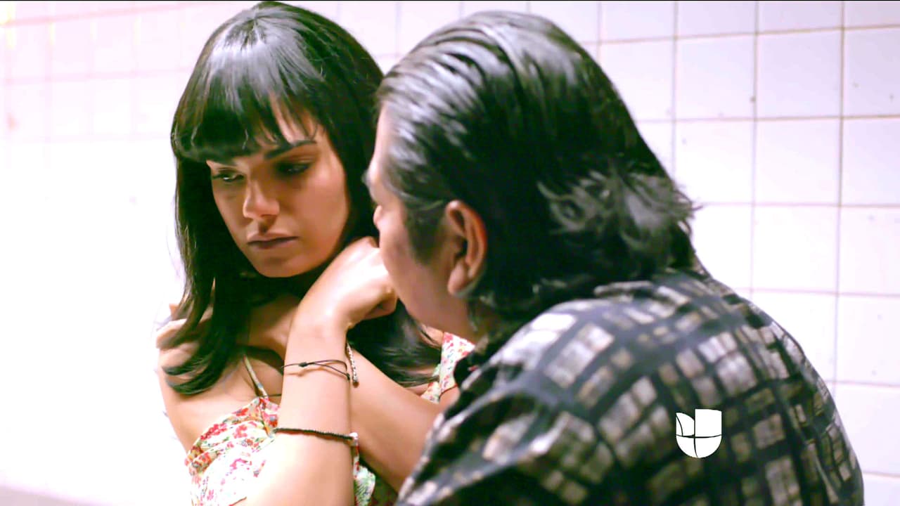 Él se aprovechó de su sueño de ser piloto y le prometió pagarle la escuela a cambio de un momento con él. Tras su arrepentimiento, abusó de Yolanda.