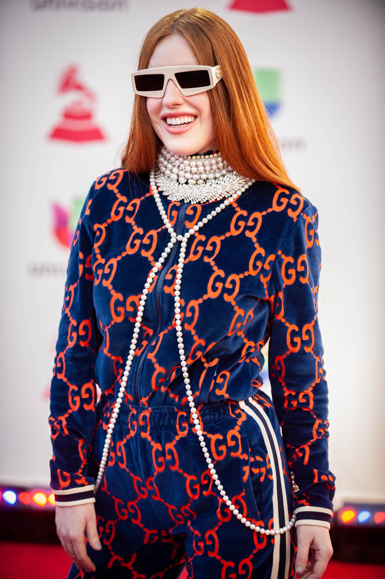 Victoria Kühne siempre da la nota en la pasarela de los Latin GRAMMY.