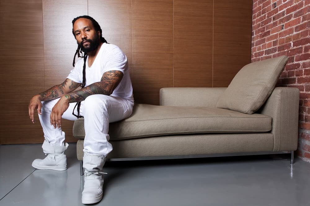 <span class="cms-h3-H3"><b>Ky-Mani Marley</b></span>. 
<b><h3 class="cms-h3-H3">Nominaciones: 1 </h3>¿A qué está nominado?:</b> Colaboración del Año Urbano por "Chillax".
