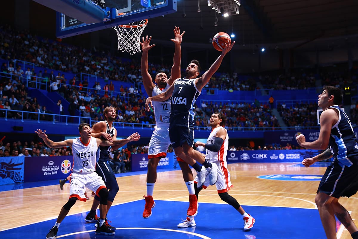 Con ventaja de 26-15 en el primer cuarto, los argentinos tomaron las riendas del juego, pero México tuvo una gran reacción que lo hizo ilusionarse con la voltereta.