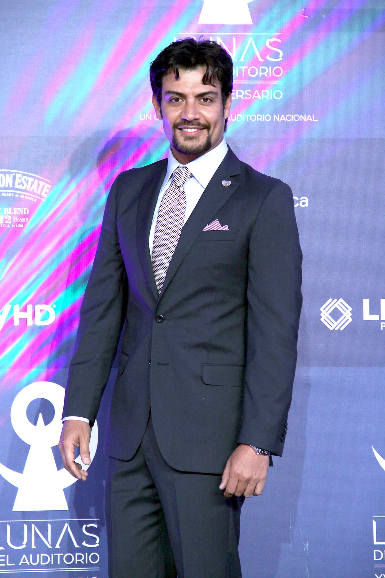 "Estoy contento, satisfecho, estamos justo en un momento importante para dar este giro o experimento a estas novelas clásicas hechas ahora en narrativa cinematográfica".