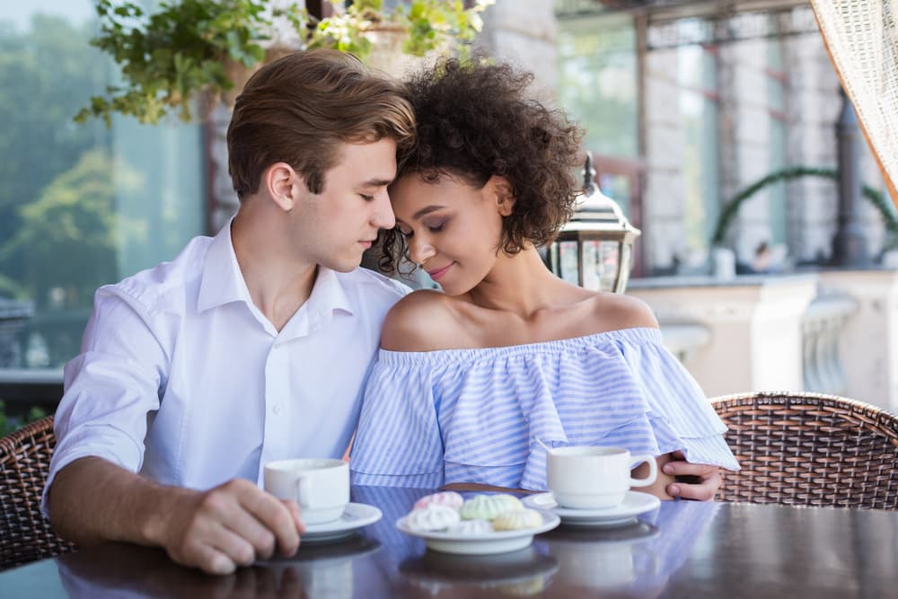 Por otra parte, el plano sentimental está en su mejor momento y terminas lo que no te conviene, consolidas lo que vale la pena y te preparas para un nuevo mes lleno de alegrías y esperanzas.