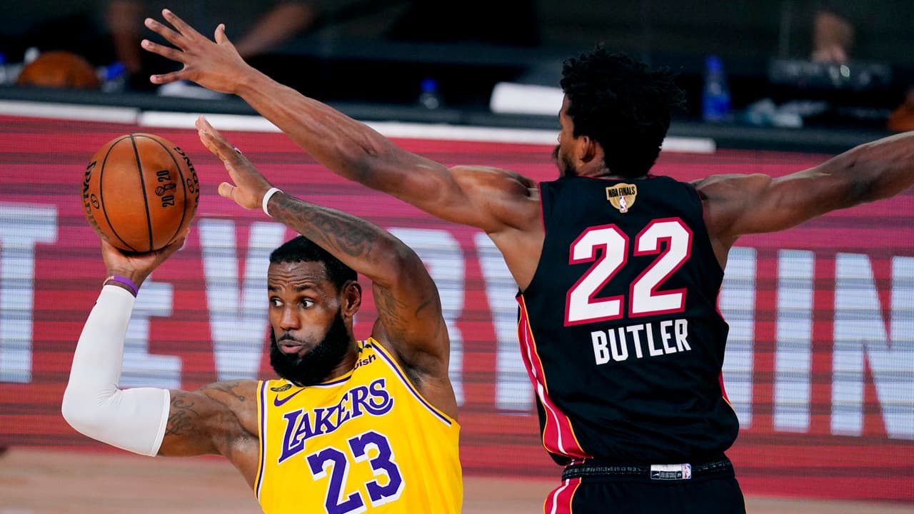 Anthony Davies supera los 30 puntos en su debut victorioso de las Finales 98-116 sobre el Miami Heat.