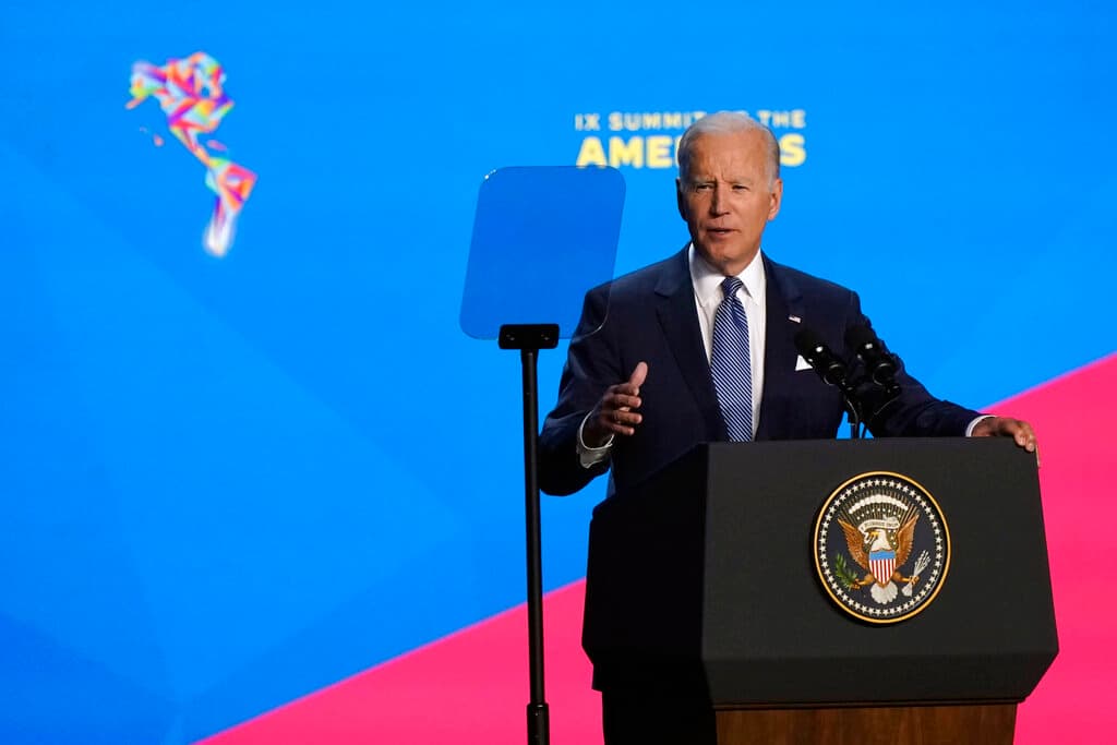 "La inmigración ilegal no es aceptable", dice Biden al inaugurar la Cumbre de las Américas