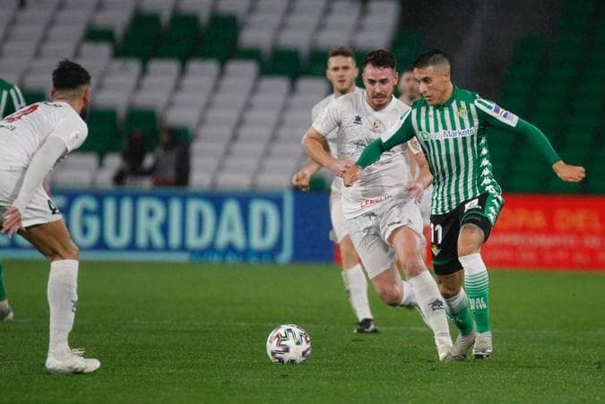 Diego Lainez anotó el tercer gol en el 0-4 del Betis al Antoniano y avanzó de ronda en la Copa del Rey; el mexicano fue titular y jugó los 90 minutos.