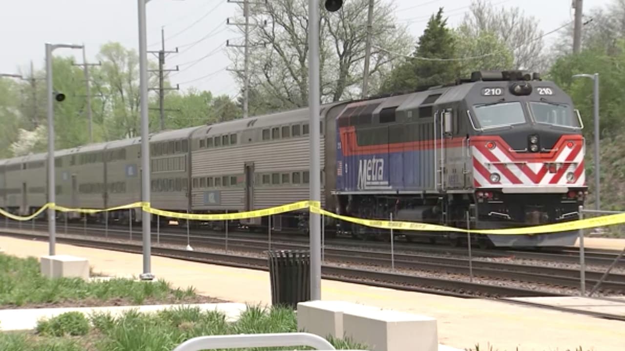 Modifican horarios de Metra BNSF tras choque de tren en Clarendon Hills