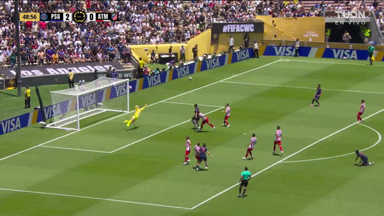 ¡Travesaño! Kvaratskhelia casi hace un golazo pero la estrelló en el travesaño