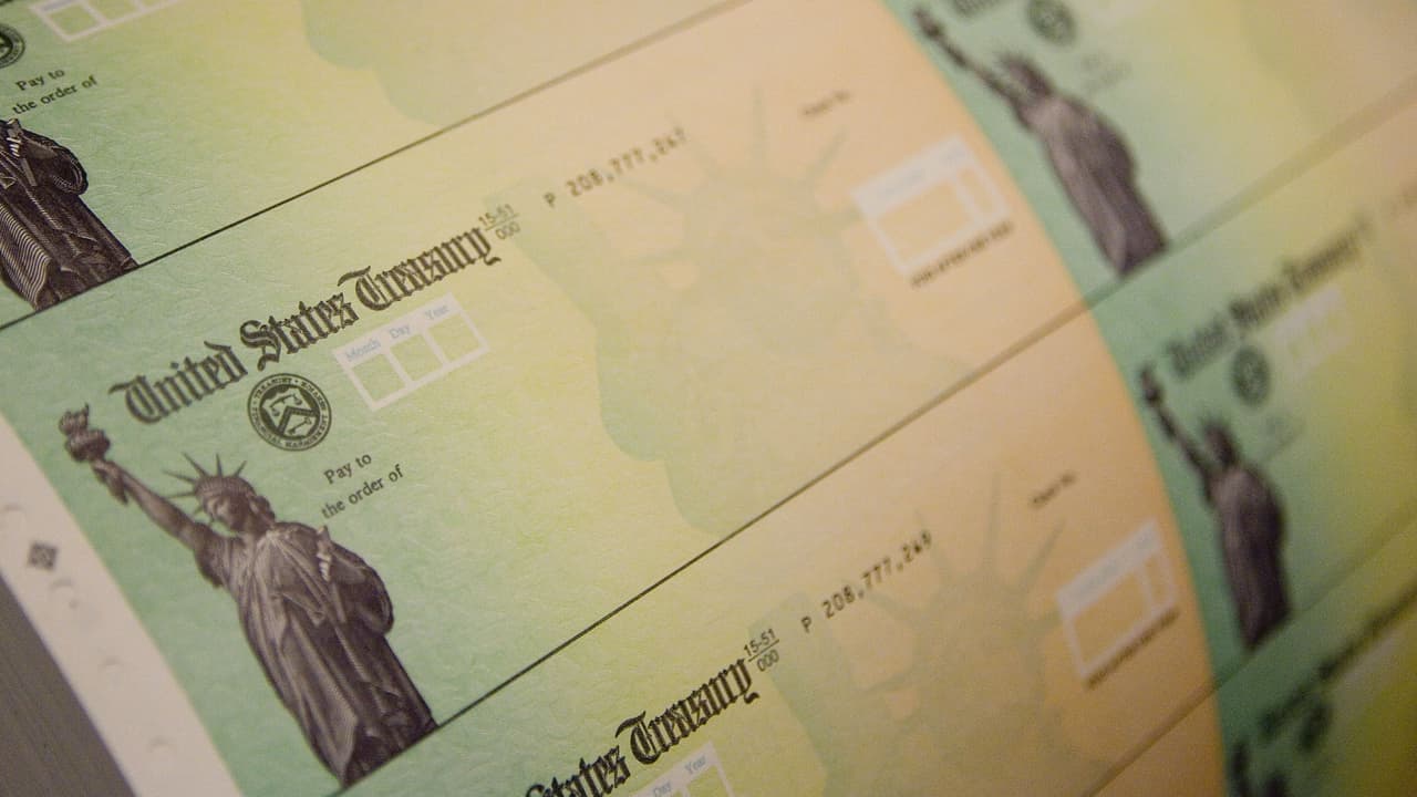 ¿Tienes ingresos bajos y no has recibido los pagos del crédito por hijo? Tienes hasta hoy para pedir el cheque de diciembre