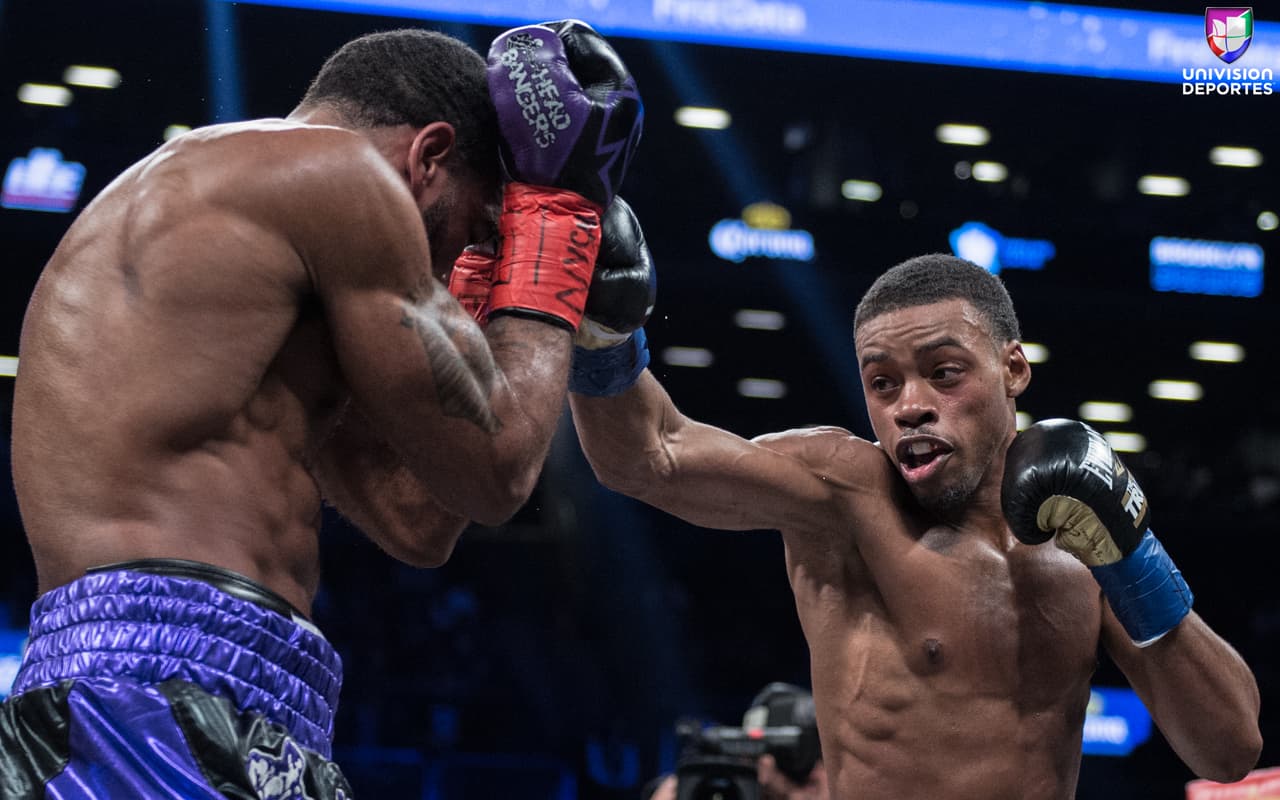 Errol Spence Jr. venció sin dificultades a Lamont Peterson y se mantiene invicto como campeón de peso welter del FIB. La diferencia fue mucha entre ambos pugilistas, incluso en el quinto asalto Peterson cayó a la lona, pero fue hasta el octavo round su entrenador ya no lo dejó salir a combatir.