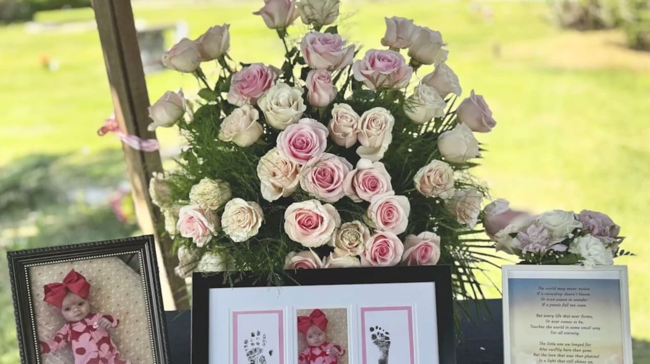 Una bebé de 8 meses murió bajo el cuidado de una madre temporal: Esto piden sus padres