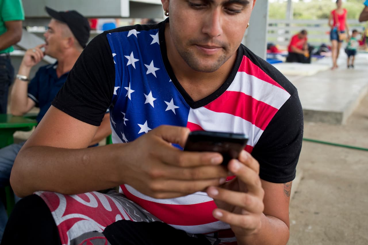 Las redes sociales ayudan al movimiento migratorio cubano
