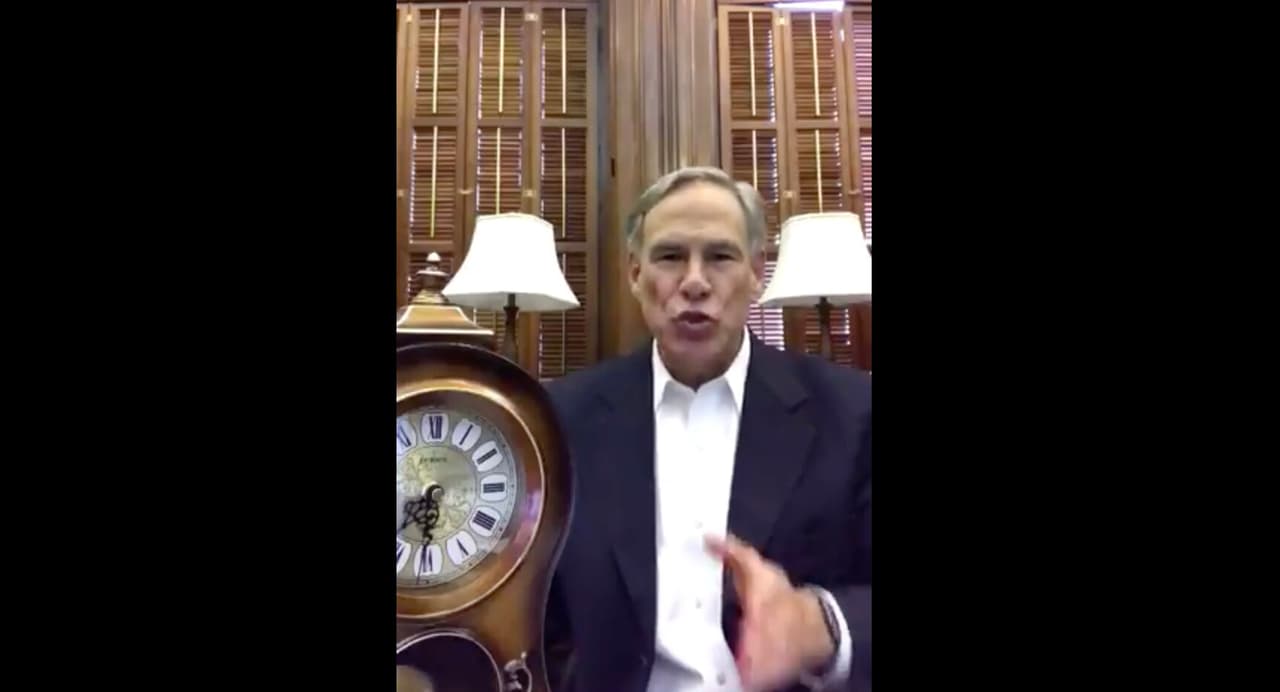 Gobernador de Texas se compromete a acortar la espera en las oficinas de licencias de conducir 