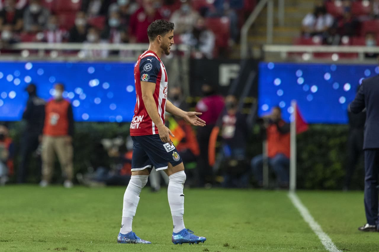 A los 14 minutos, el Guadalajara se quedaba con 10.