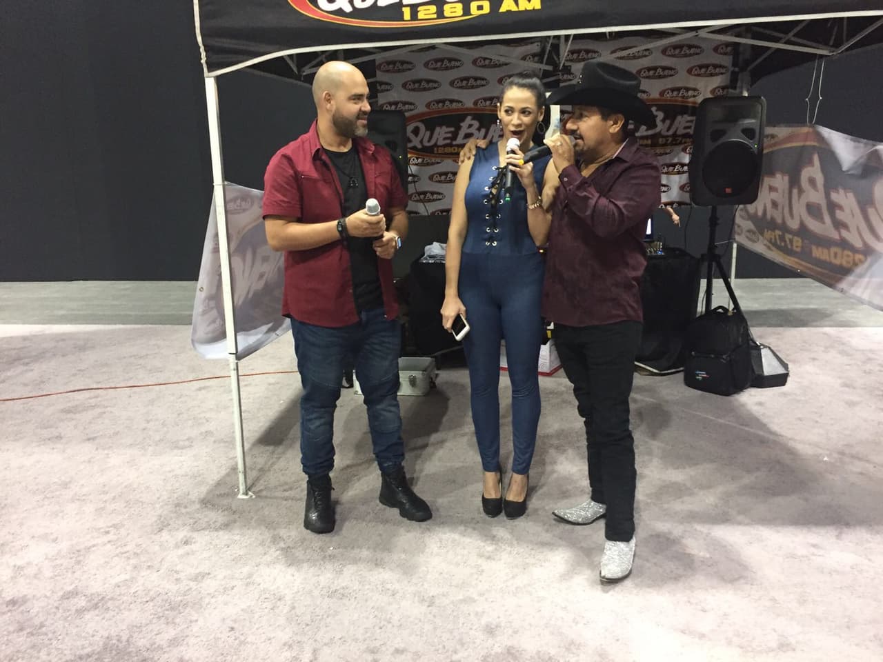 <a href="https://www.facebook.com/RaulElPelon/?fref=ts">El Pelón</a>, 
<a href="https://www.facebook.com/carlamedranoo/?fref=ts">Carla Medrano</a> y 
<a href="https://www.facebook.com/andresmaldonadoelfeo/?fref=ts">El Feo</a> fueron lo más esperado durante su paso por 
<a href="https://es.wikipedia.org/wiki/Denver">Denver, Colorado.</a>