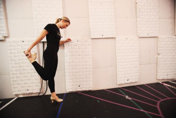 <b>Estiramientos. </b>Siempre antes de empezar con cualquier rutina de ejercicio no debemos olvidar el estiramiento previo para evitar lesiones, además de que te ayudará a tonificar aún más.