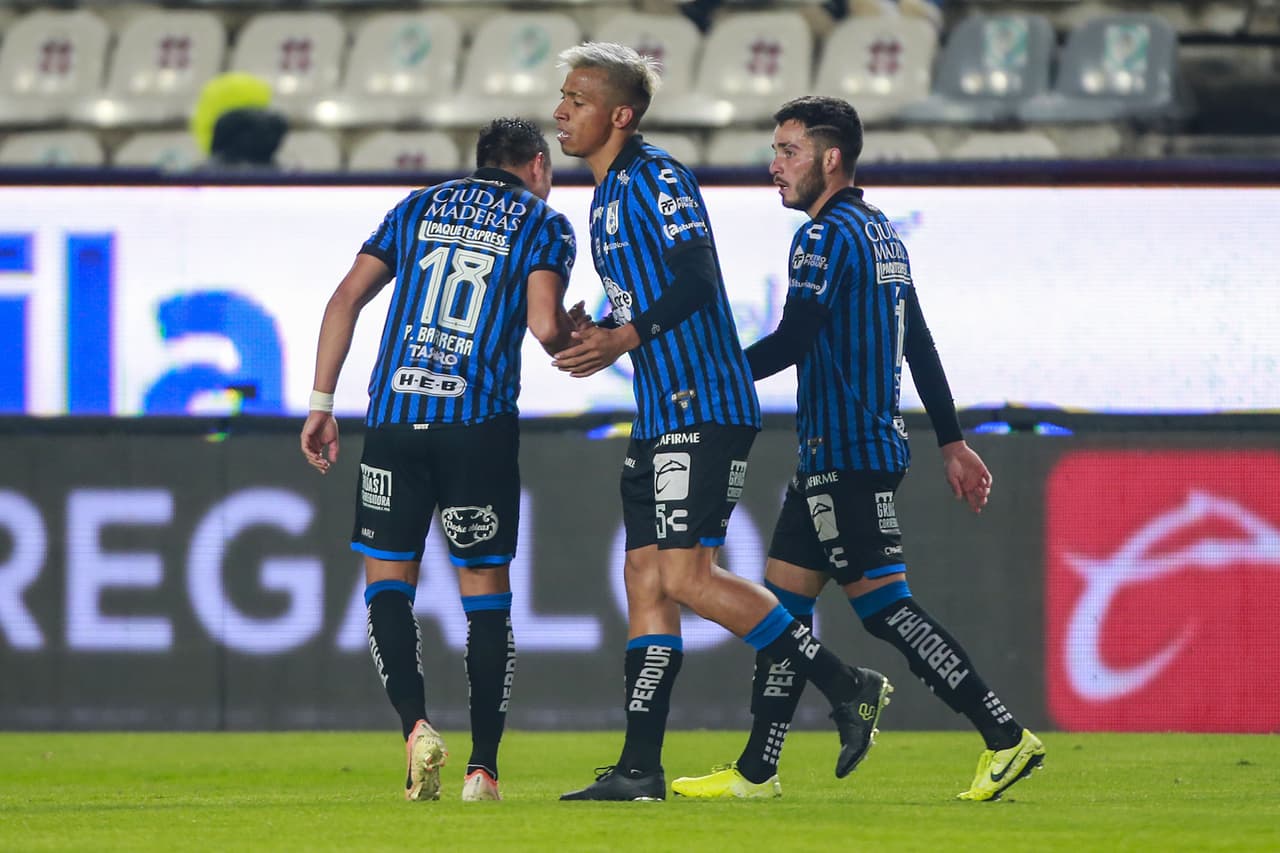 Los Tuzos se fueron con ventaja al descanso tras los tantos de Nicolás Ibáñez y Luis Chávez, pero Ángel Sepúlveda rescató el empate para los Gallos; José Angulo había adelantado a los visitantes.