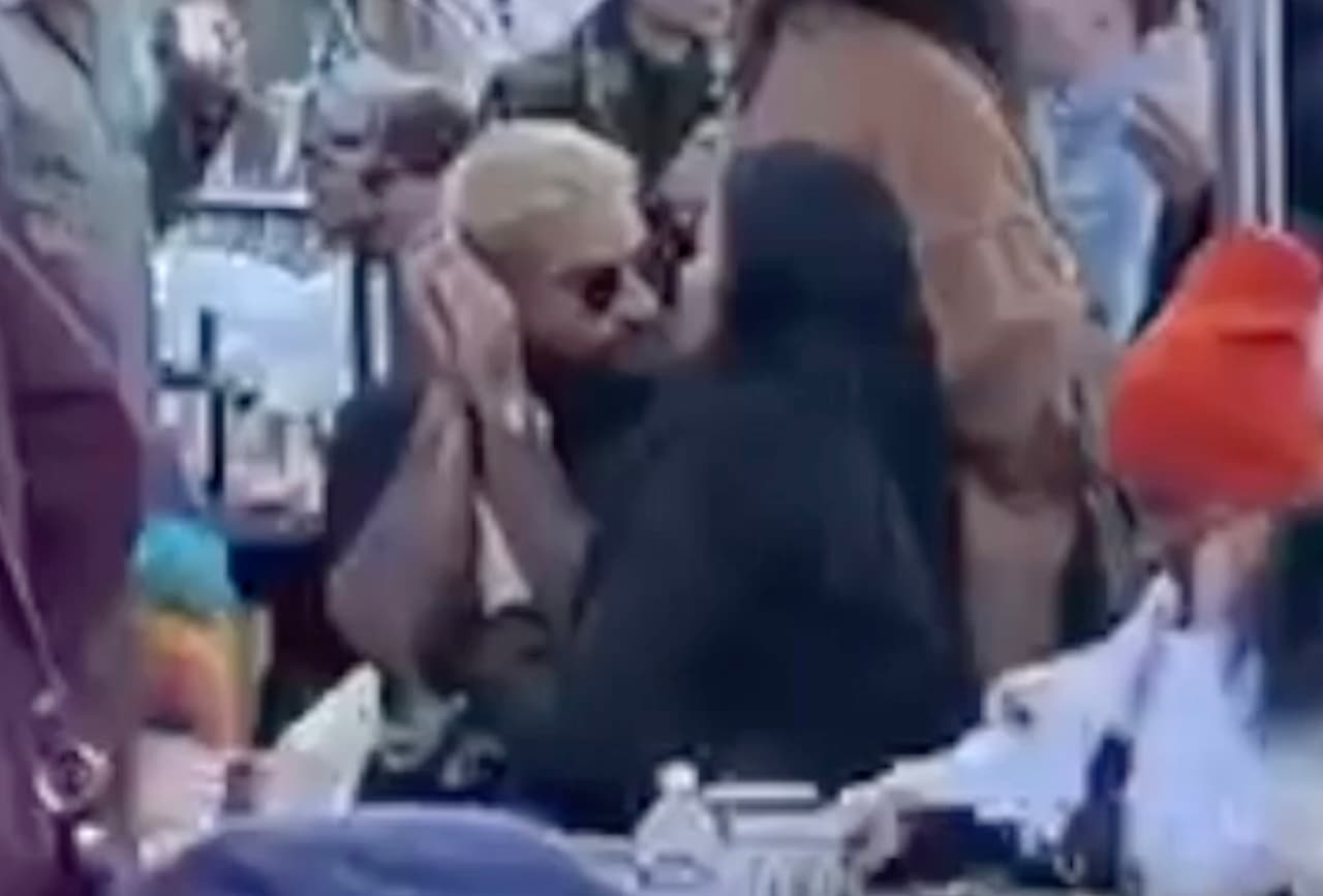 El pasado 5 de enero, 
<b>Maluma</b> fue fotografiado por un paparazzo 
<b>besándose con la modelo rusa Vivien Rubin</b> en Aspen, Colorado.