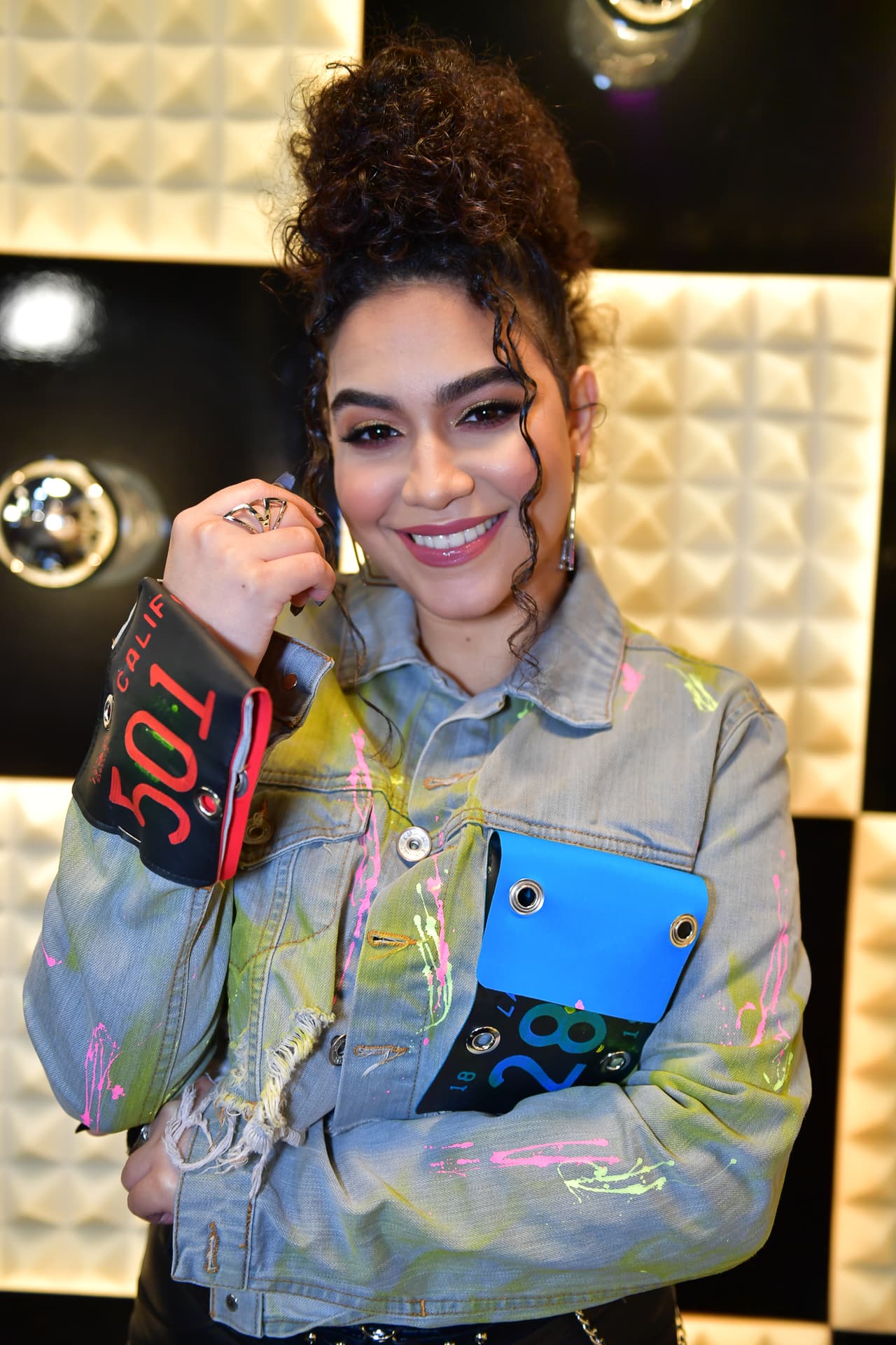 Jessica logró permanecer una semana más en la competencia.