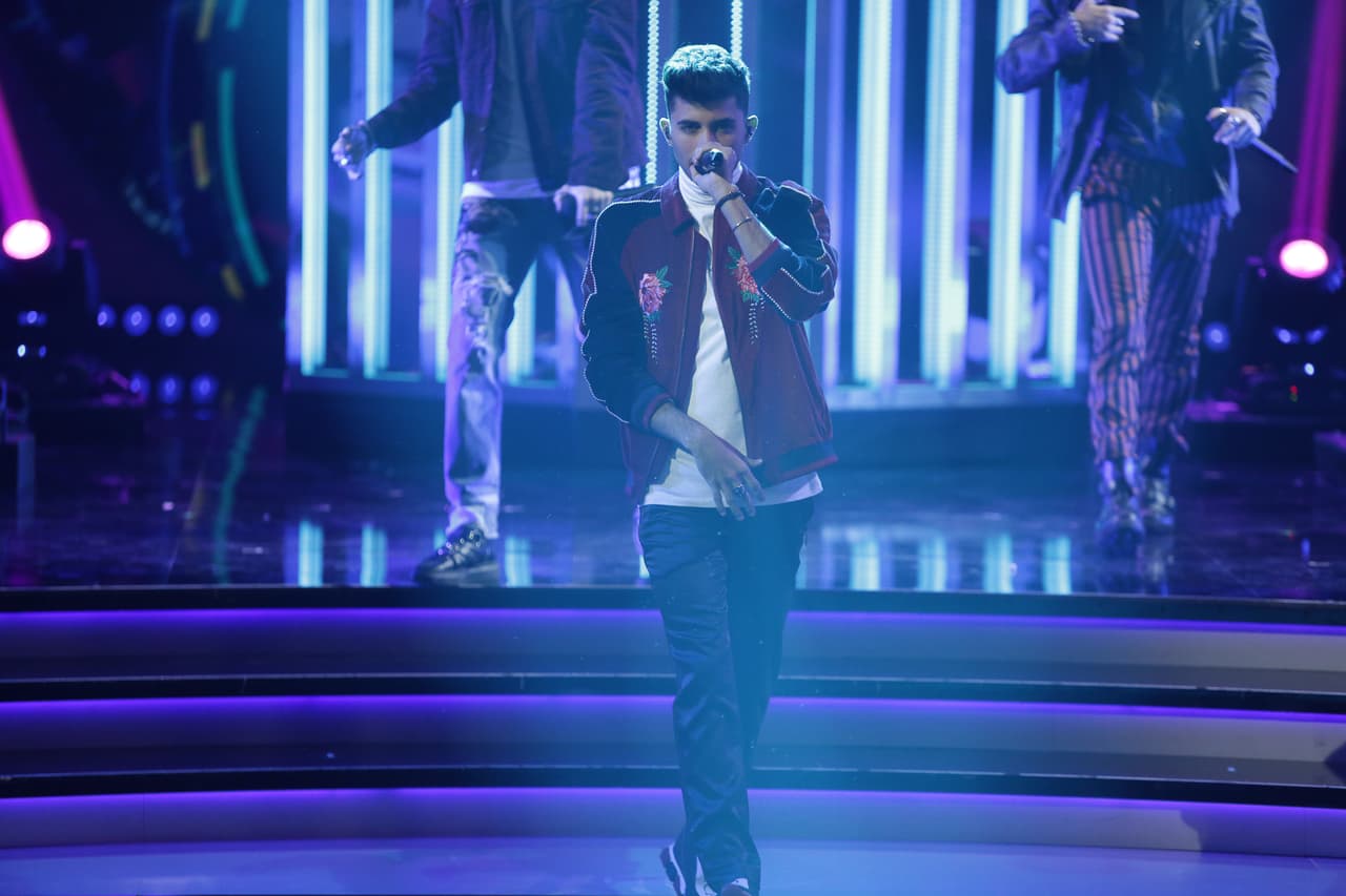 Después de interpretar 'Se vuelve loca', CNCO volvió al escenario para cantar un medley de sus pegajosos temas.