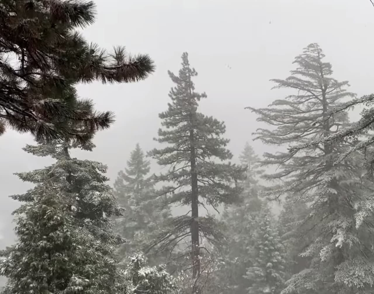 La tormenta del miércoles es la primera tras los peligrosos incendios que destruyeron miles de hectáreas en la región del sur de California hace solo un par de semanas.