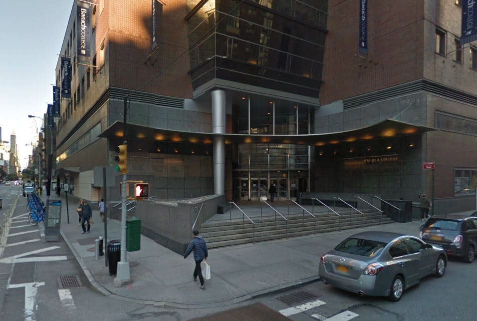 Cinco estudiantes enfrentan cargos de homicidio