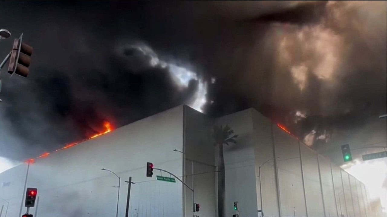 Polémica por plazo incumplido para limpiar bodega de Lineage en Boyle Heights