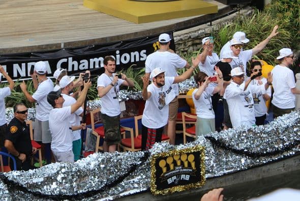Photos: Spurs Championship Parade 2014