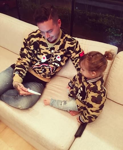 17. También es el mejor tío, su sobrina lo vuelve loco y no para de consentirla. Es su adoración y comparte tiempo para jugar con ella, platicarle y mostrarle cosas lindas de la vida, ¡hasta se visten igual!