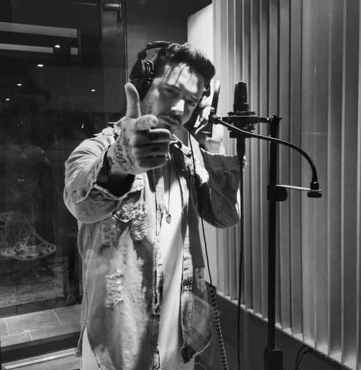 5. Además de que disfruta divertirse, J Balvin es muy trabajador. A sus canciones les imprime todo el sentimiento y eso sus fans lo reconocen desde el primer momento.