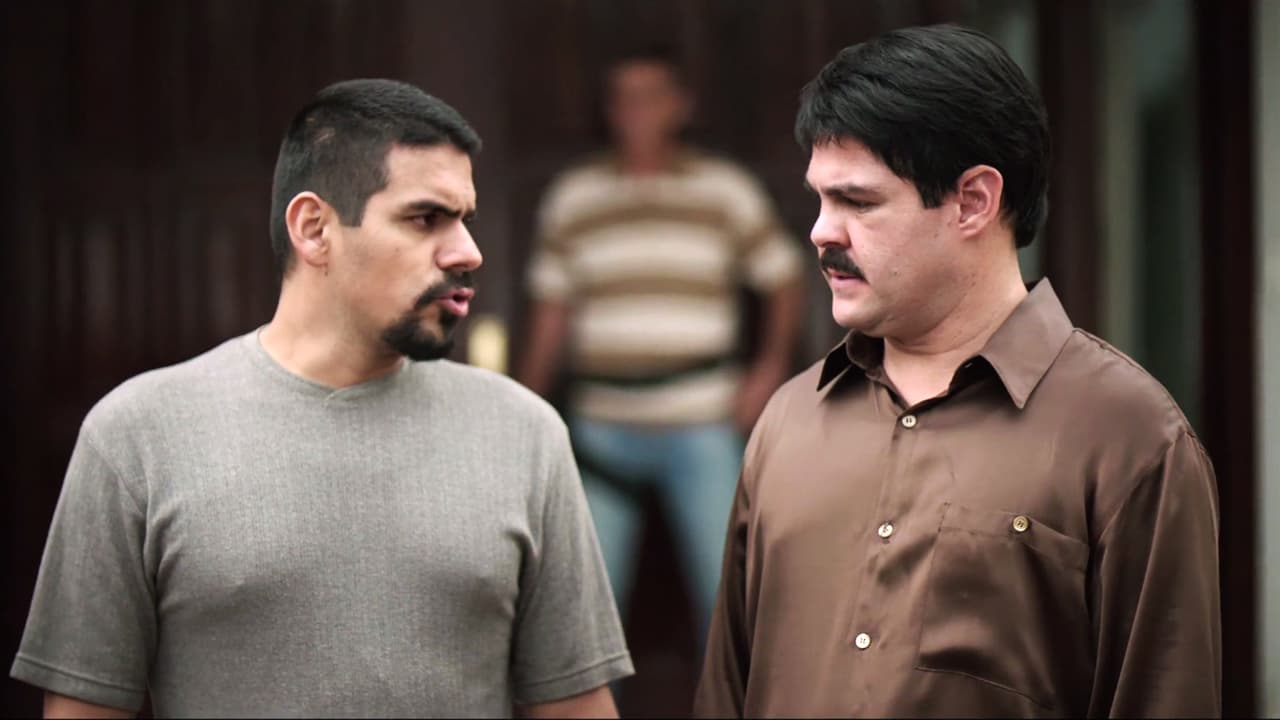 On the great day, 
<b><a href="http://www.univision.com/series/el-chapo/alejandro-aguilar-is-tono-in-el-chapo">Toño</a></b> warned Guzmán Loera of a possible trap by ‘El Cano’ because the meeting would be in ‘Los Emes’s territory.