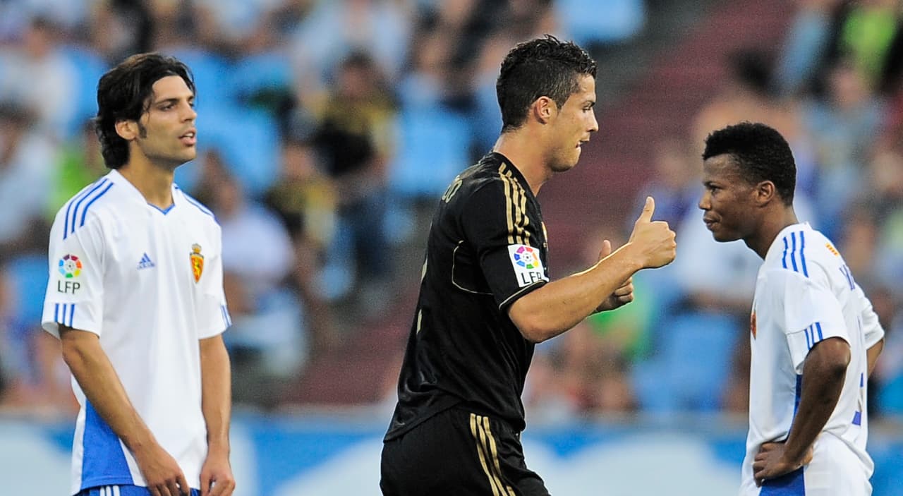 Sin embargo, el técnico de Zaragoza rechazó la idea de llevar al colombiano y se decidió por fichar al nigeriano Uche (der.).