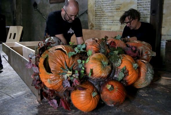 La noche de brujas se acerca y ya todos comienzan a decorar su casas y exteriores con motivos escalofriantes, pero hay algunos sitios que se lo toman muy en serio.