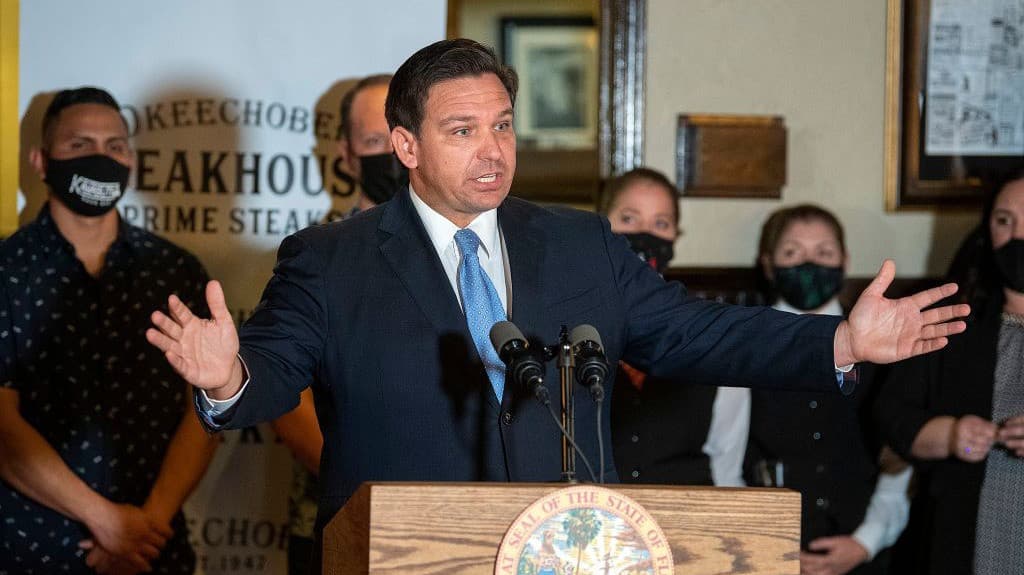 Estas son las 5 cosas esenciales que debes saber sobre la dura ley contra inmigrantes indocumentados firmada por Ron DeSantis en Florida