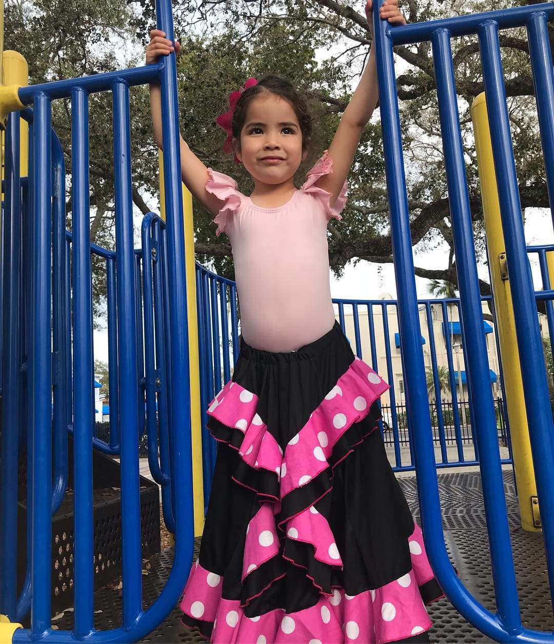 La exreina de Nuestra Belleza Latina está aprendiendo junto a sus hijos, cada día comparten nuevas aventuras y se esfuerza por ser una mamá modelo para ellos.
<br>