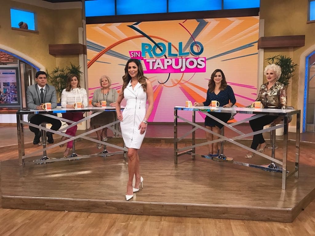 Lourdes Stephen encabezó nuestro panel y Orlando Segura estuvo entre puras mujeres.