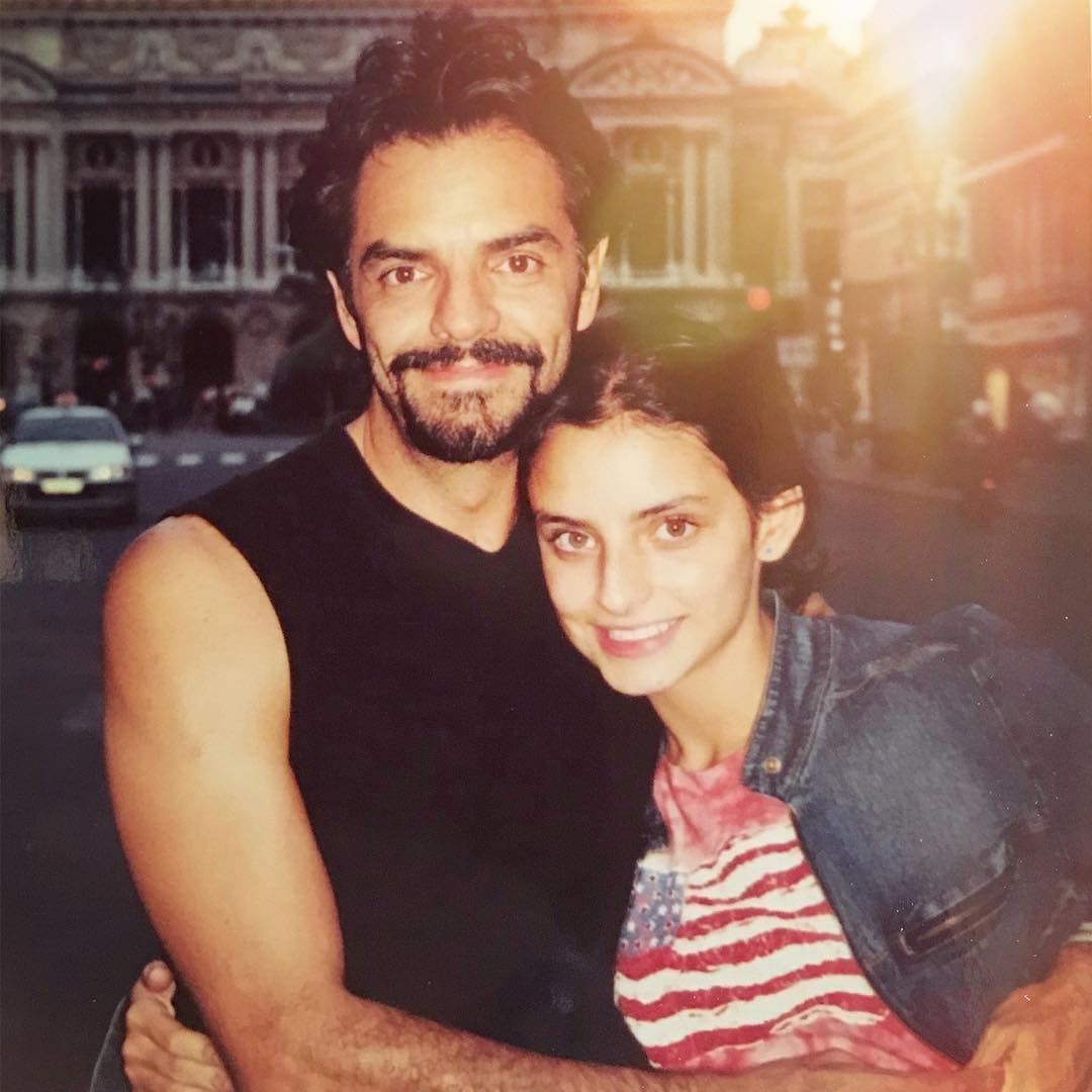Los genes de Eugenio Derbez dominan en todos sus hijos. En esta imagen que publicó Aislinn en Instagram, se marca más el parecido de su padre con ella.