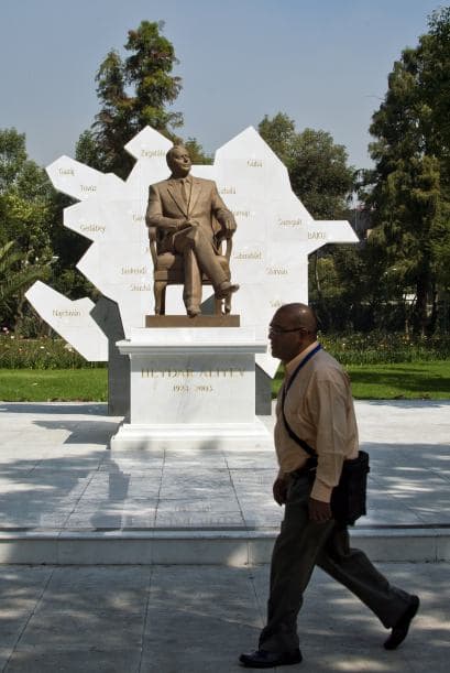 En el caso de la Plaza Tlaxcoaque, solicitaron cambiar la redacción de la placa alusiva a los acontecimientos de Jodyalí. "No tenemos objeción a que se recuerde a las víctimas, pero sí que se use de manera incorrecta el término genocidio" por lo que sugirieron sustituirlo por la palabra "masacre".