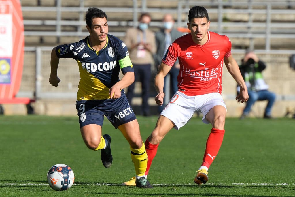 La jornada 24 del futbol francés cerró con 7 victorias, Stade Brestois 29 venció 2-1 a Bordeaux, Montpellier se impuso en casa 4-2 al Dijon, Nimes Olympique perdió en su estadio 3-4 frente al Mónaco, Nice goleó 3-0 a Angers, Sain Etienne se impuso por la mínima a Metz, Nantes cayó en casa frente al líder Lille 0-2 y el PSG salió victorioso en su visita al Olympique de Marseille.