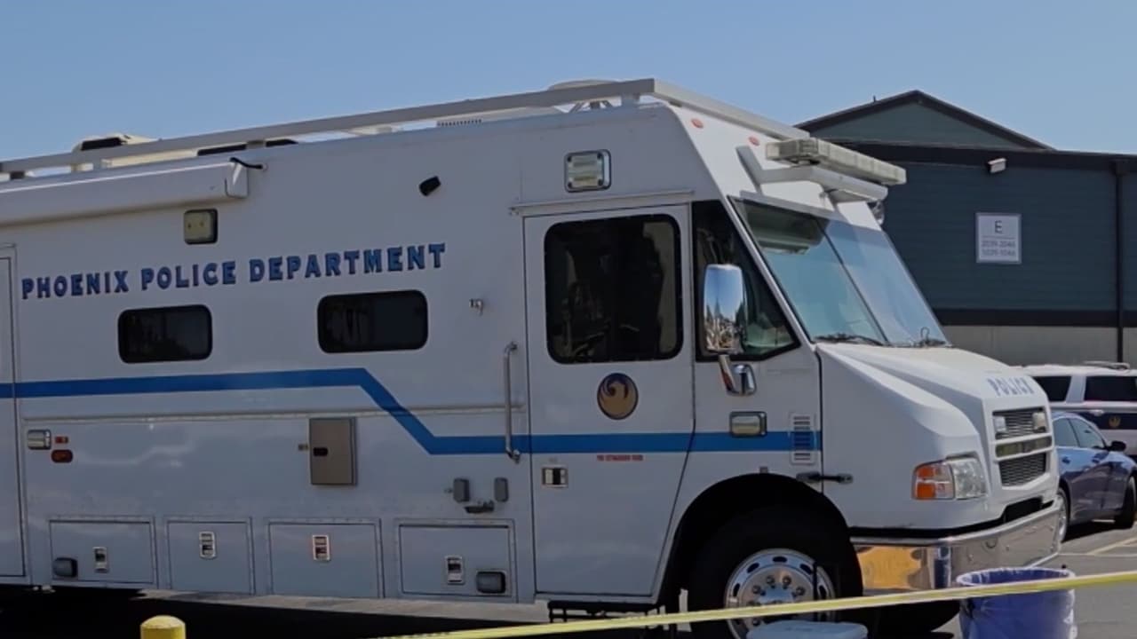 Policía de Phoenix busca a tres hombres tras golpiza mortal de joven de 19 años