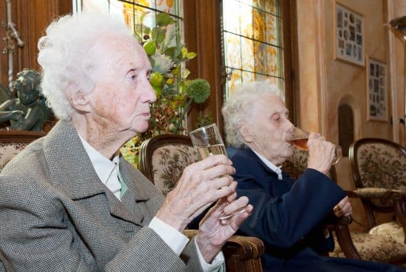 La celebración "transcurrió muy bien", en presencia de 150 a 200 personas, entre ellas 28 familiares suyos, contó el responsable del centro de la tercera edad de Spa (sureste de Bélgica), Damien Berteau.
