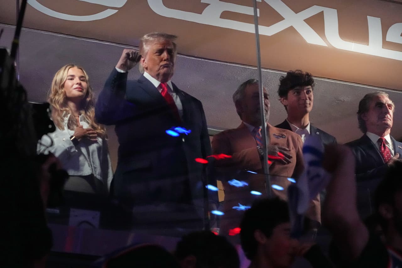 Donald Trump se convirtió en el primer presidente estadounidense que acude a una final de la NBA.