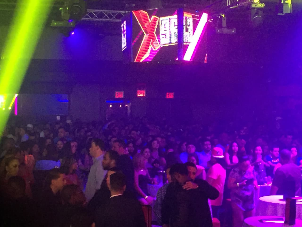 Los fans de La X se gozaron las mezclas en vivo de El Matatán el pasado viernes en la noche.