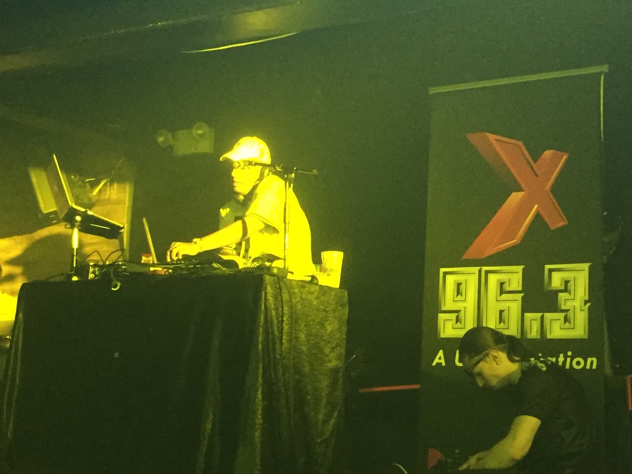 Los fans de La X se gozaron las mezclas en vivo de El Matatán el pasado viernes en la noche.