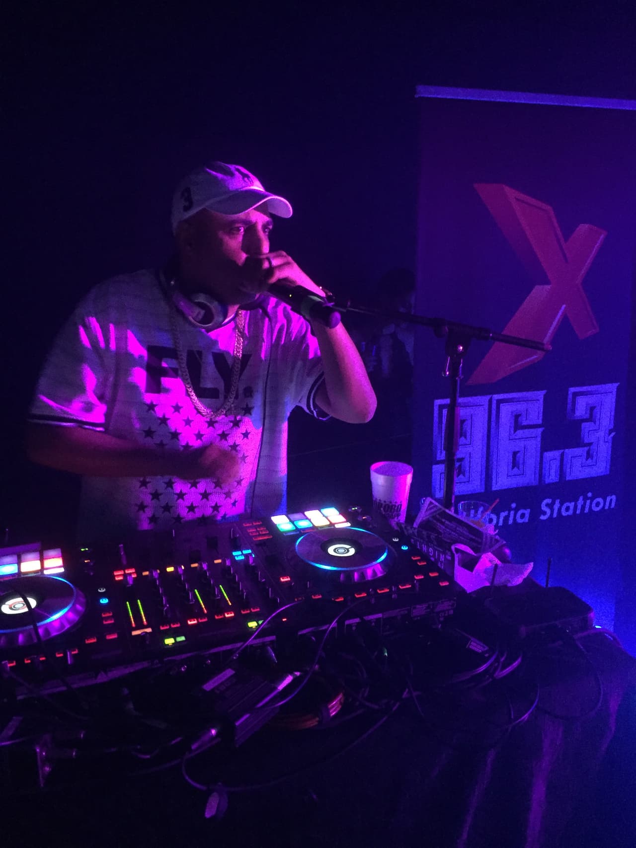 Los fans de La X se gozaron las mezclas en vivo de El Matatán el pasado viernes en la noche.