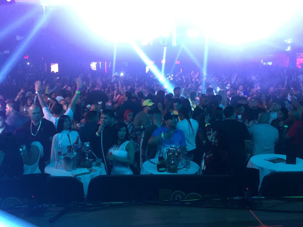 Los fans de La X se gozaron las mezclas en vivo de El Matatán el pasado viernes en la noche.