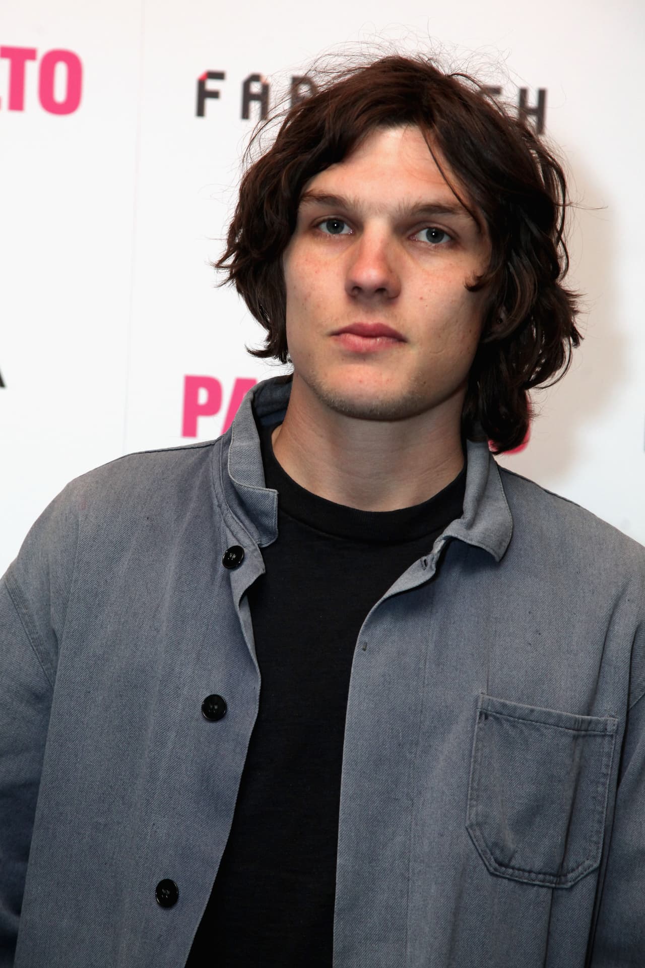 Theo Wenner de 28 años fue el fotógrafo responsable la sesión de fotos de Miley Cyrus para Rolling Stone, además de ser hijo del dueño de la revista.